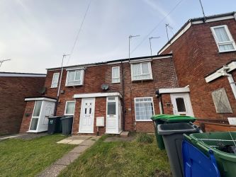 1 bedroom maisonette in Tipton