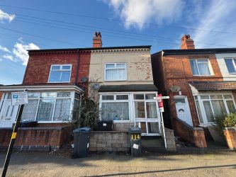 3 bedroom semi detached house in Birmingham