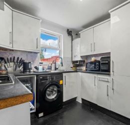 4 Rothesay Road, London, SE25 6NY