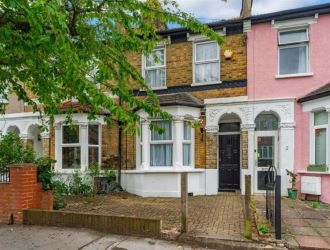 4 Rothesay Road, London, SE25 6NY