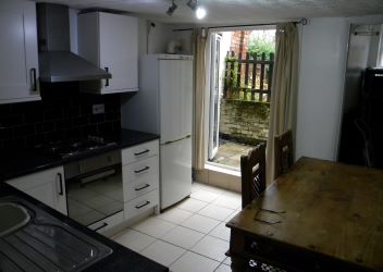 46 Watling Street, Bletchley, Milton Keynes, Buckinghamshire, MK2 2BY