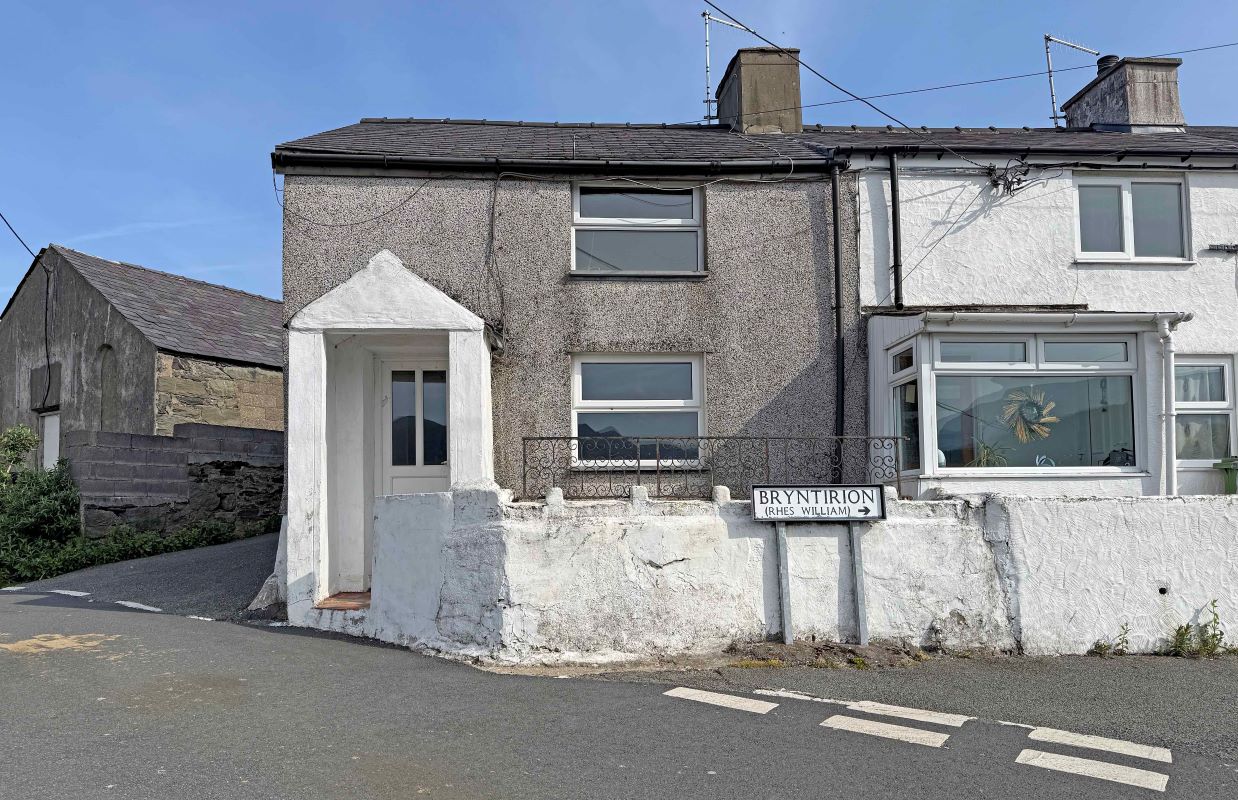 Property for Auction in Wales - 1 Bryntirion Bethesda, Bangor, Gwynedd, LL57 3NG