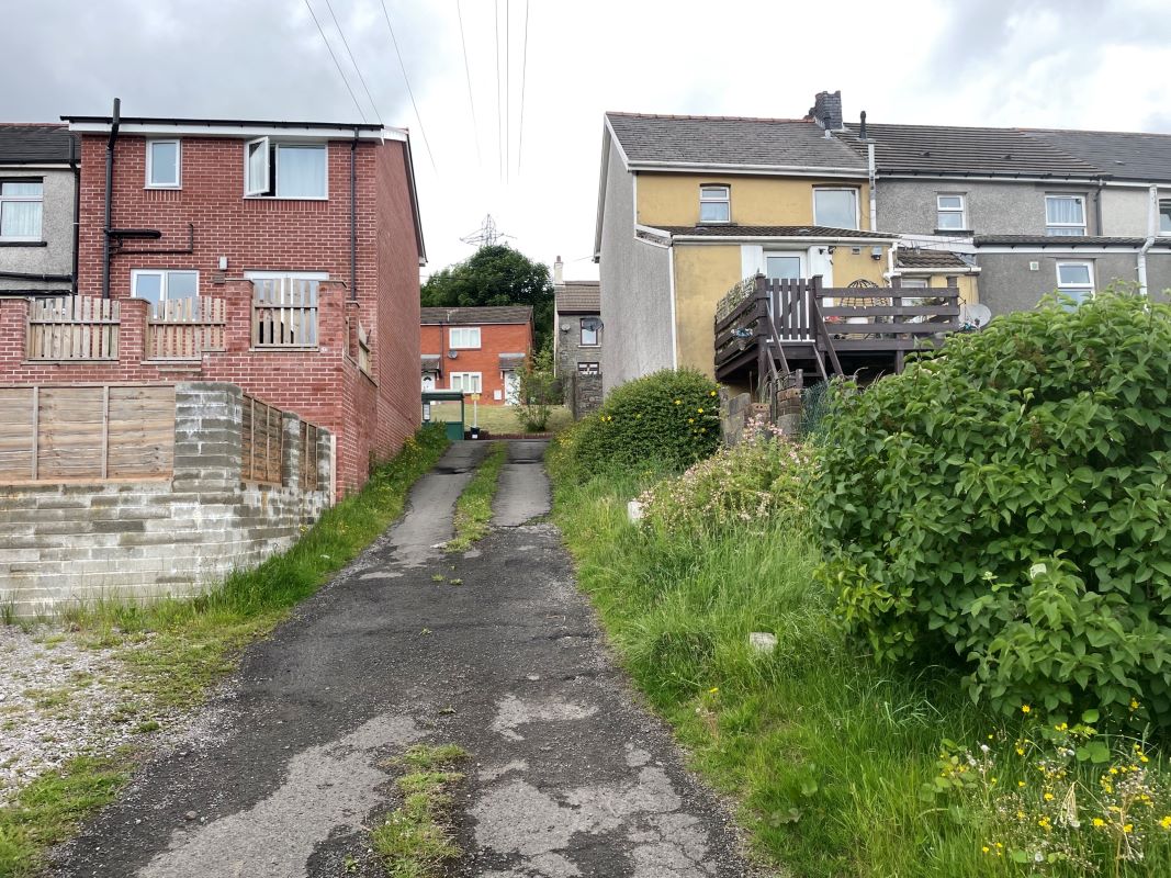 Garage Off Brynmair Road, Aberdare, Rhondda Cynon Taff, CF44 6LR