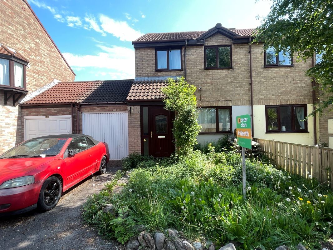 Property for Auction in Wales - 11 Meadow Vale, Barry, Vale of Glamorgan, CF63 1ER