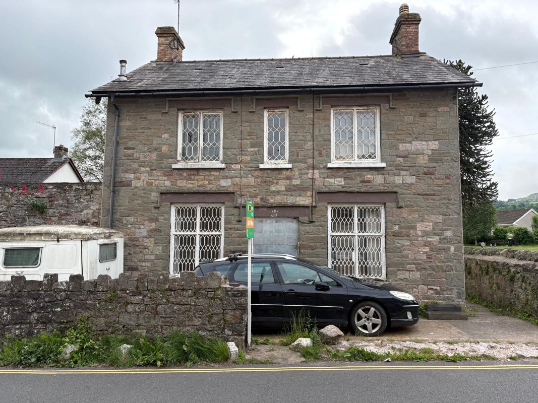 Property for Auction in Wales - Beech View Llangattock, Crickhowell, Powys, NP8 1PA