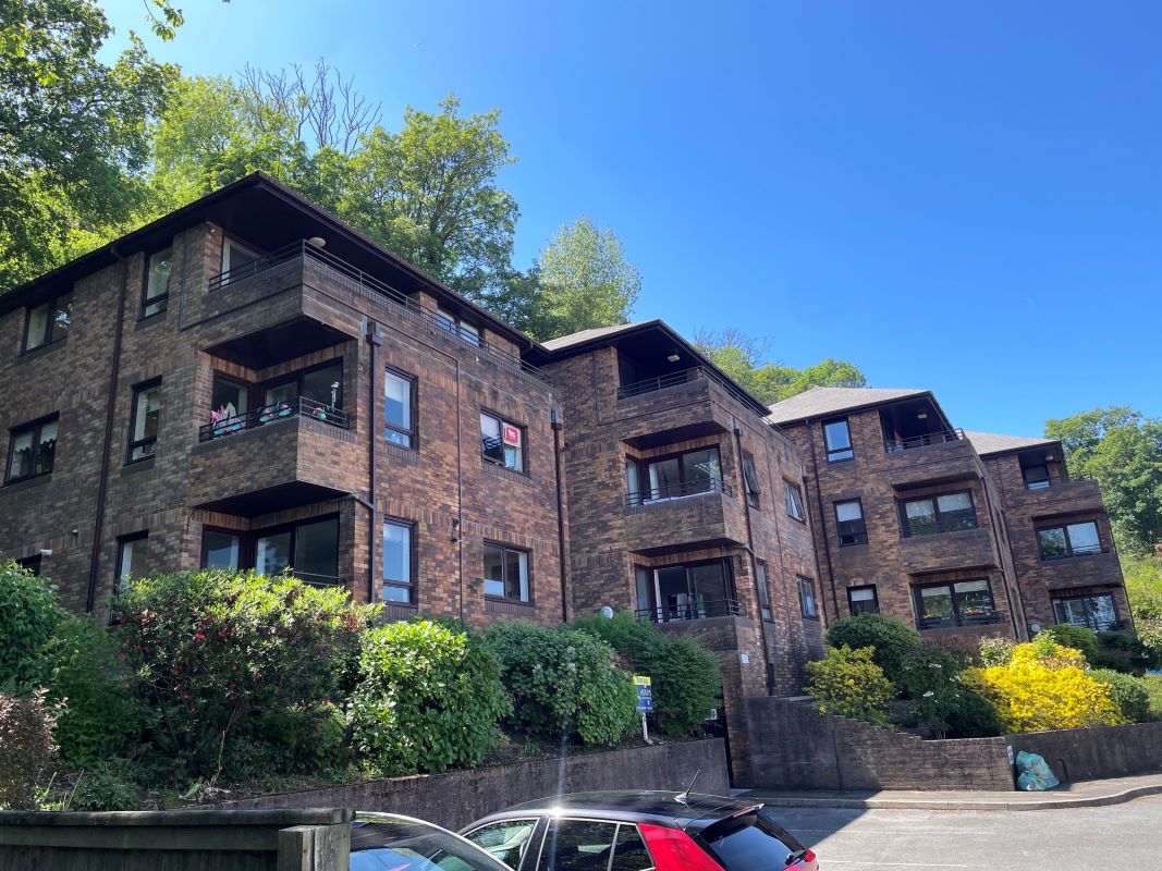 Property for Auction in Wales - 16 Heath Court Heath Close, Swansea, SA3 5QF