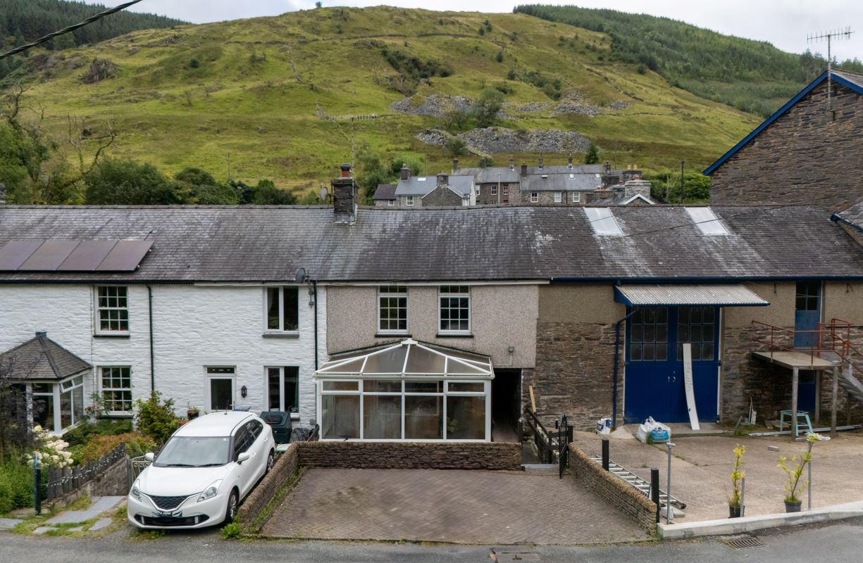 Property for Auction in Wales - 4 Dafarn Newydd Upper Corris, Machynlleth, Powys, SY20 9BY