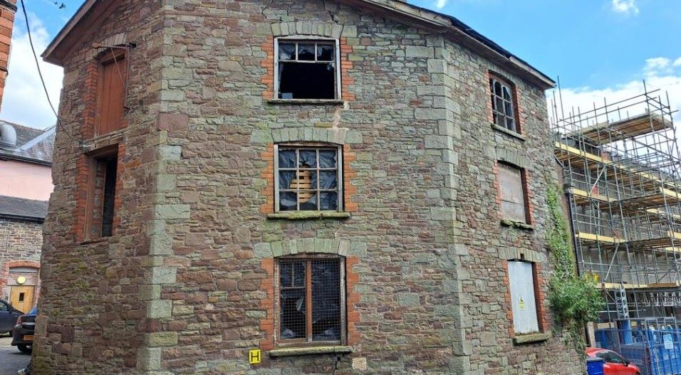 Property for Auction in Wales - Coach House Bell Lane, Brecon, Powys, LD3 9EE