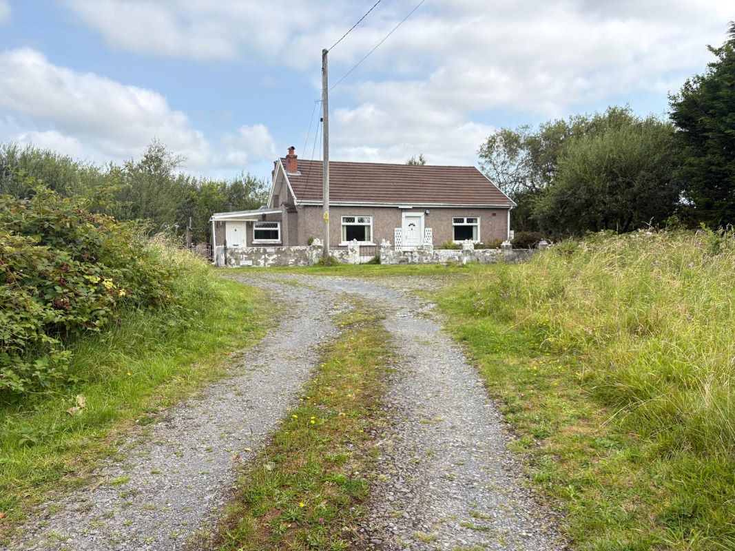 Property for Auction in Wales - Meredith Cottage Rhosamman, Ammanford, Carmarthenshire, SA18 1DP