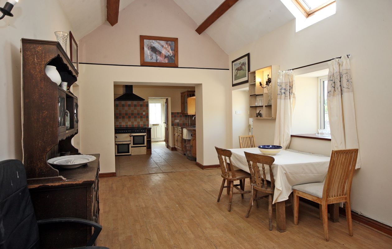 Llyn Y Coed Llantrisant, Holyhead, Gwynedd, LL65 4TN