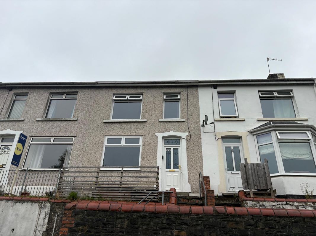 Property for Auction in Wales - 33 Hylton Terrace Bedlinog, Treharris, Merthyr Tydfil, CF46 6RG