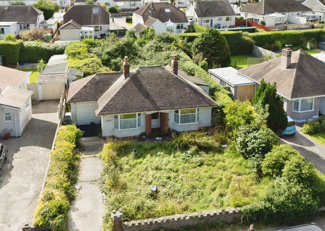 Property for Auction in Wales - 142 Deganwy Road Llanrhos, Llandudno, Gwynedd, LL30 1NE