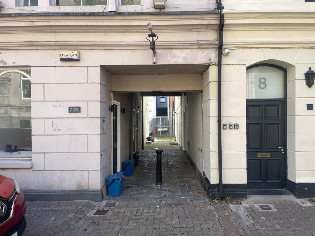 1 Mount Stuart Arcade, Cardiff, CF10 5ES