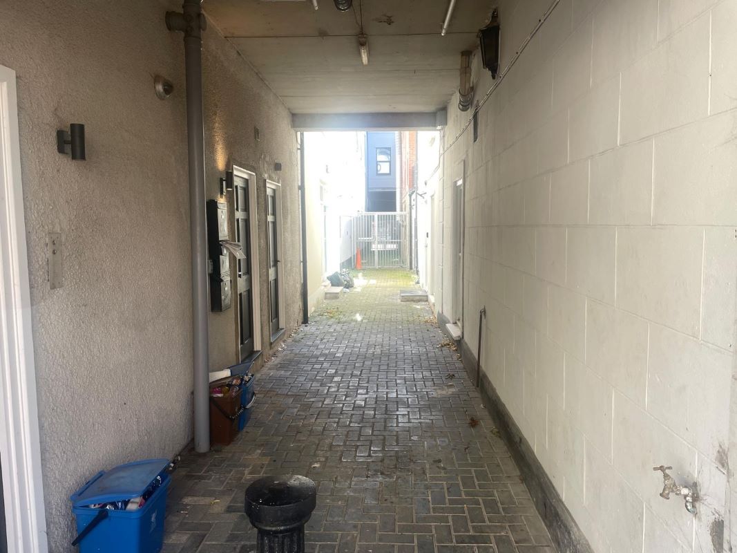 1 Mount Stuart Arcade, Cardiff, CF10 5ES