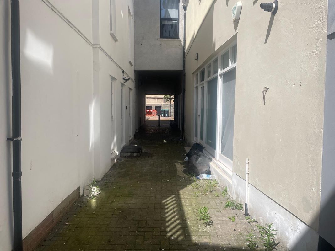 1 Mount Stuart Arcade, Cardiff, CF10 5ES