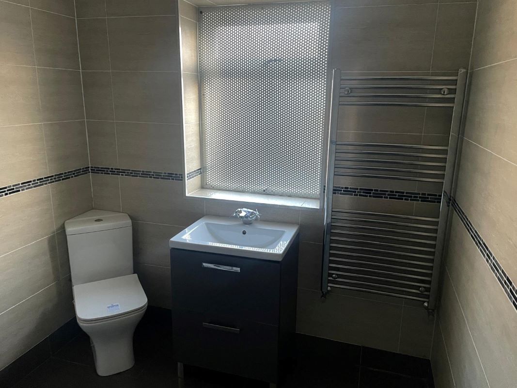 4 Field Street, Trelewis, CF46 6AW