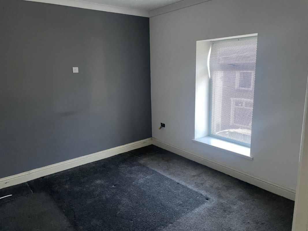 4 Field Street, Trelewis, CF46 6AW