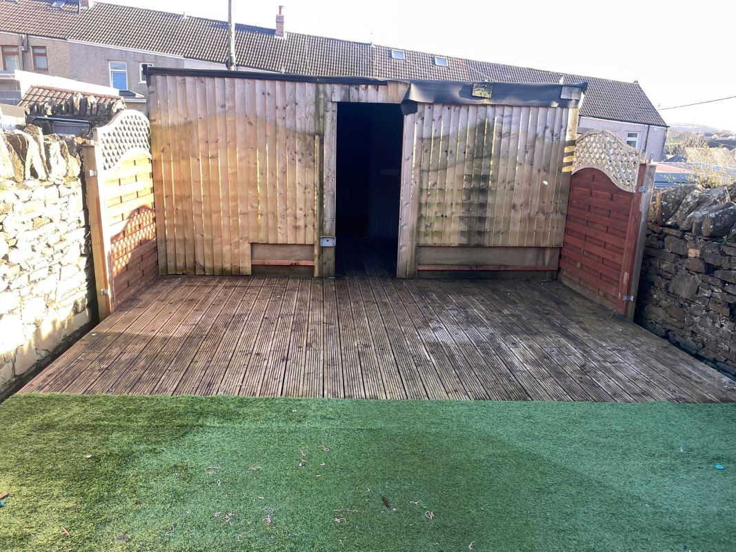 4 Field Street, Trelewis, CF46 6AW