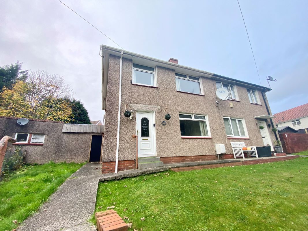 Property for Auction in Wales - 13 Heol Y Vagwr Heol Y Vagwr, clydach, Swansea, SA6 5NA