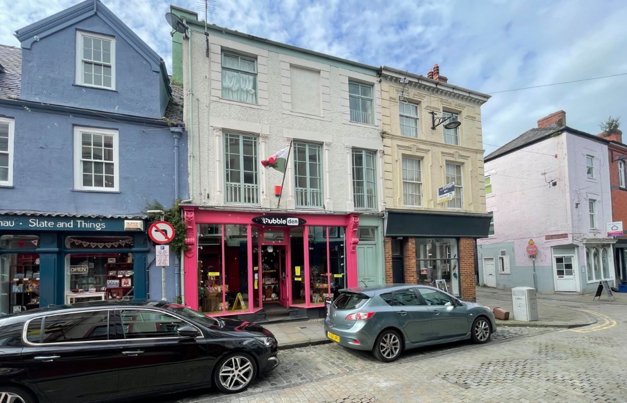 Property for Auction in Wales - 36 High Street, Caernarfon, Gwynedd, LL55 1RH