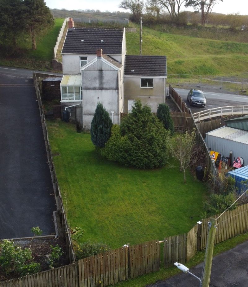 Property for Auction in Wales - 11 Heol Llanelli, Llanelli, Carmarthenshire, SA15 5TU