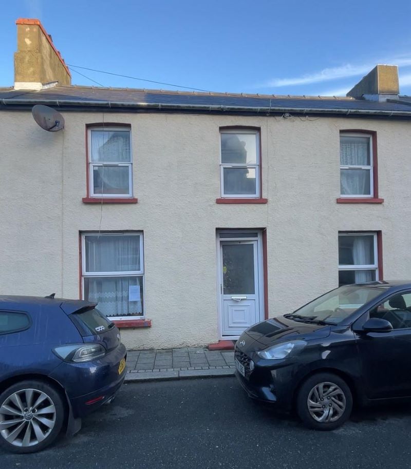 Property for Auction in Wales - 25 Queen Street, Pembroke Dock, Pembrokeshire, SA72 6JH