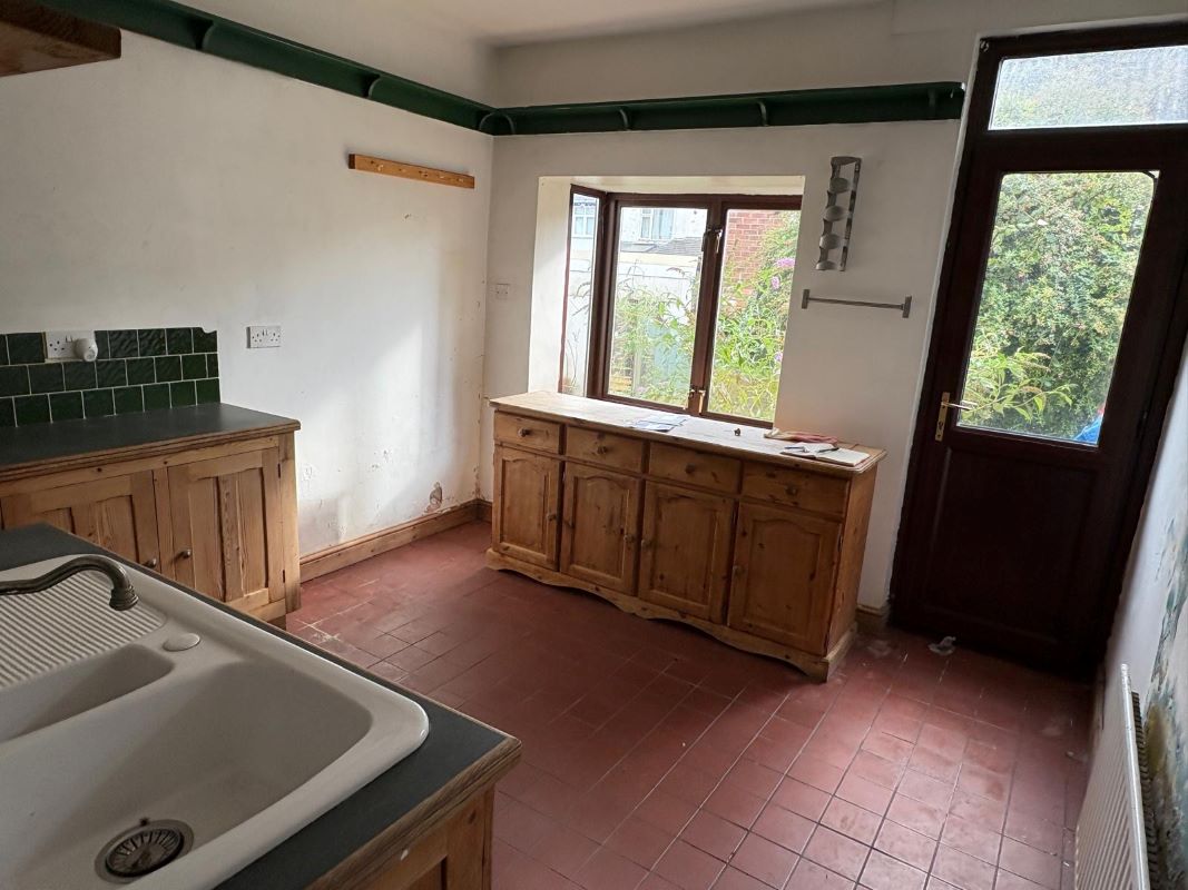 Ground Floor Flat, 164 Corporation Road, Cardiff, CF11 7AY