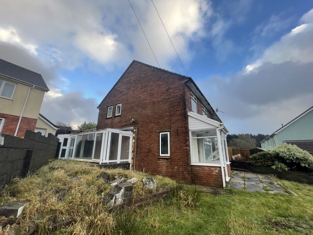 98 Hillside Avenue Blaenavon, Pontypool, Torfaen, NP4 9JE