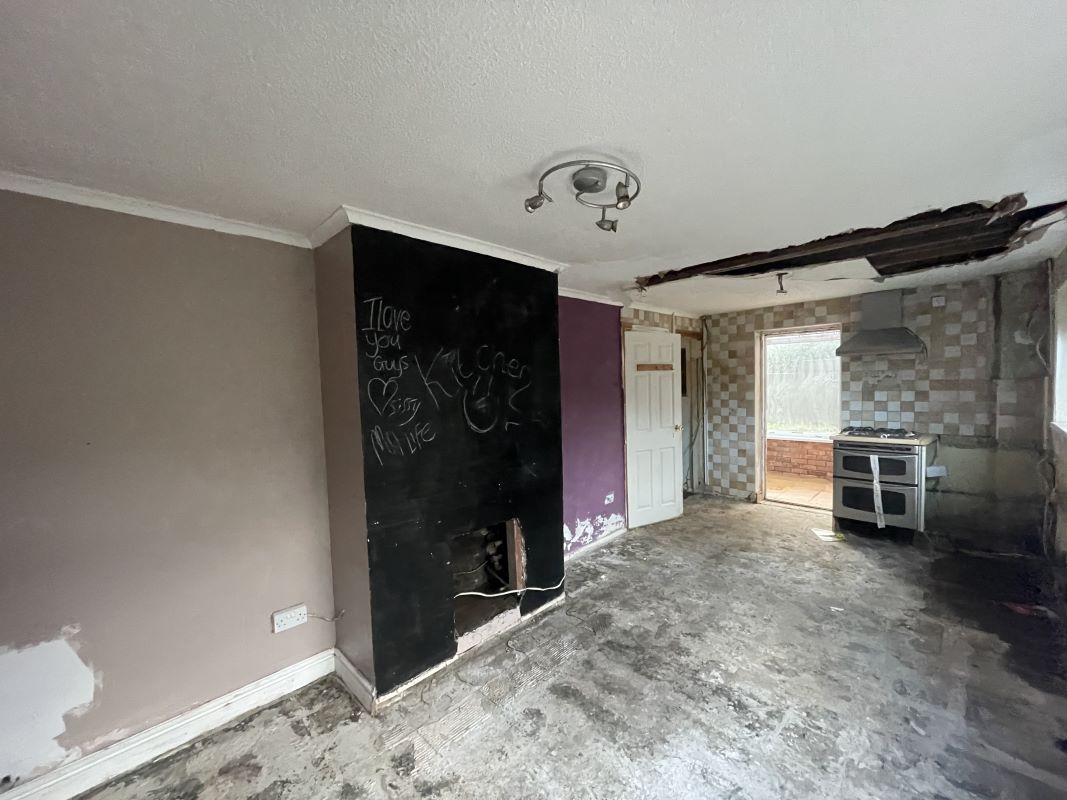 98 Hillside Avenue Blaenavon, Pontypool, Torfaen, NP4 9JE