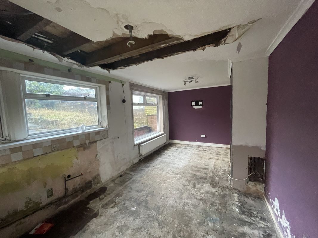 98 Hillside Avenue Blaenavon, Pontypool, Torfaen, NP4 9JE