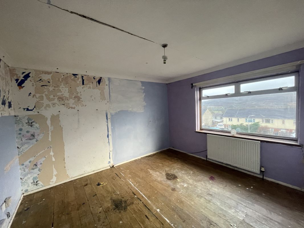 98 Hillside Avenue Blaenavon, Pontypool, Torfaen, NP4 9JE