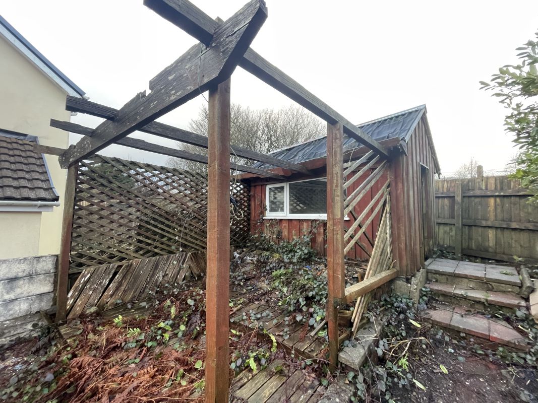 98 Hillside Avenue Blaenavon, Pontypool, Torfaen, NP4 9JE