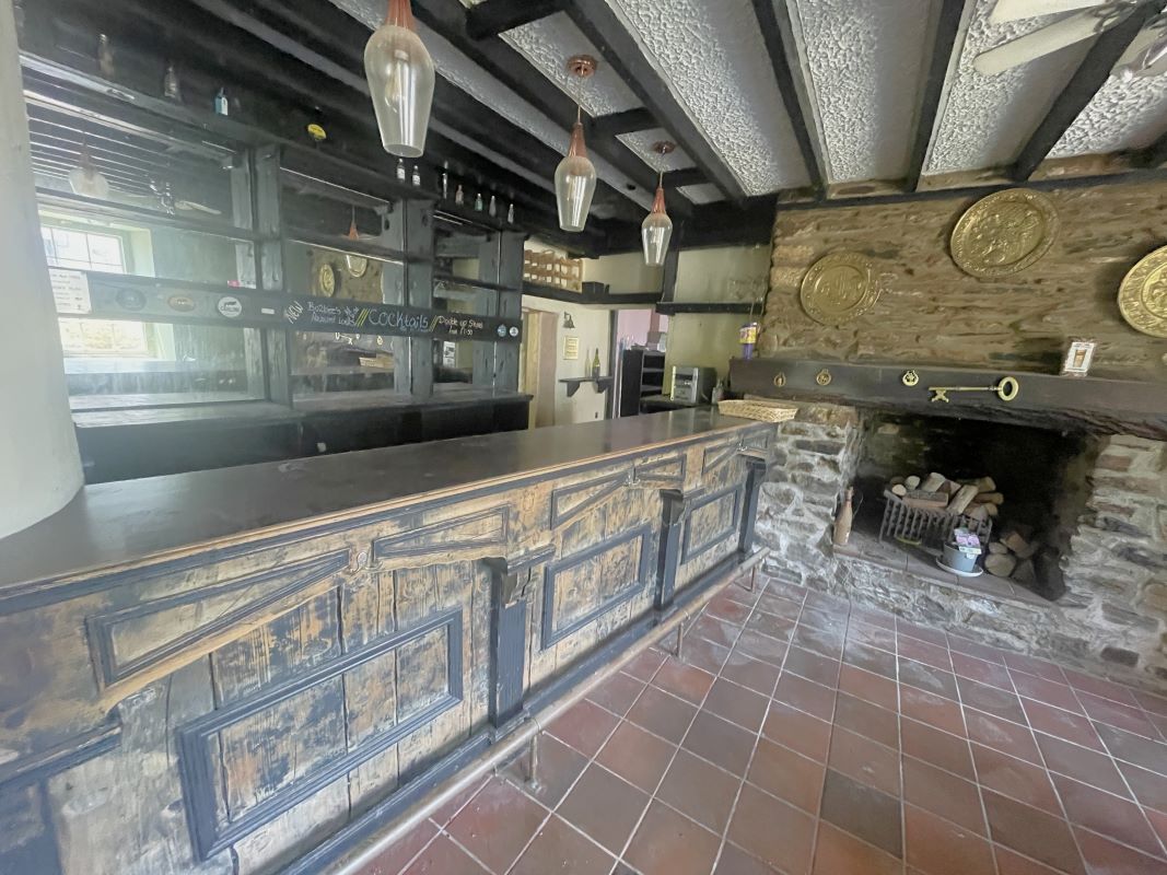 Former Whitemill Inn, Whitemill, Carmarthen, Carmarthenshire, SA32 7EN