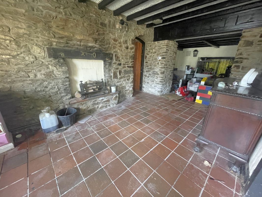 Former Whitemill Inn, Whitemill, Carmarthen, Carmarthenshire, SA32 7EN