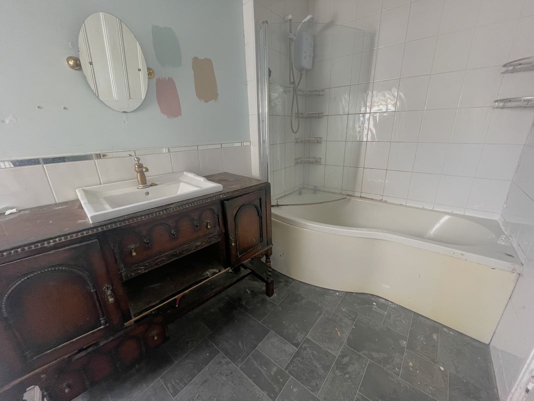 Former Whitemill Inn, Whitemill, Carmarthen, Carmarthenshire, SA32 7EN