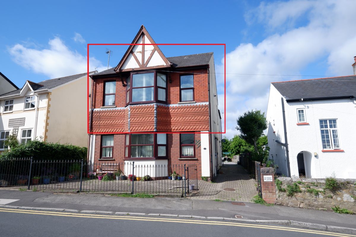 Property for Auction in Wales - Flat 3, 9 Elm Grove Road, Dinas Powys, CF64 4AA