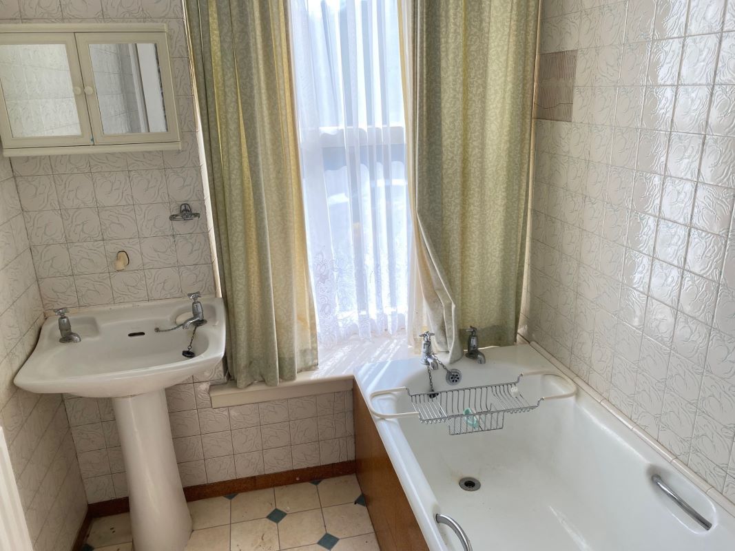 104 Gnoll Park Road, Neath, SA11 3DD