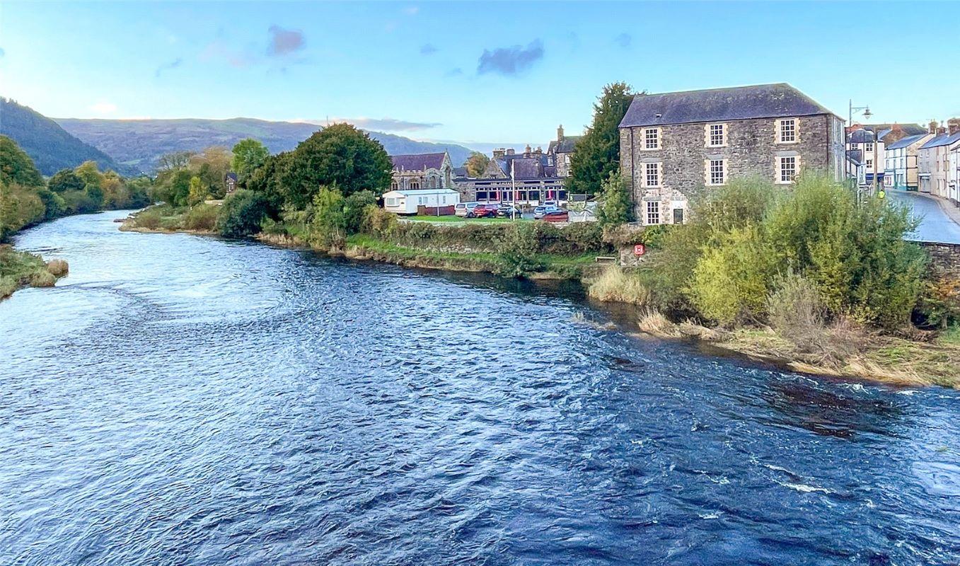 Property for Auction in Wales - Flat 1 Glan Conwy House, Llanrwst, Gwynedd, LL26 0ET