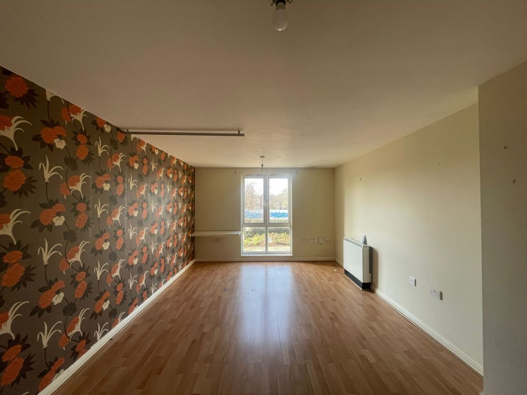 73 Aprilia House, Ffordd Garthorne, Cardiff, CF10 4DL