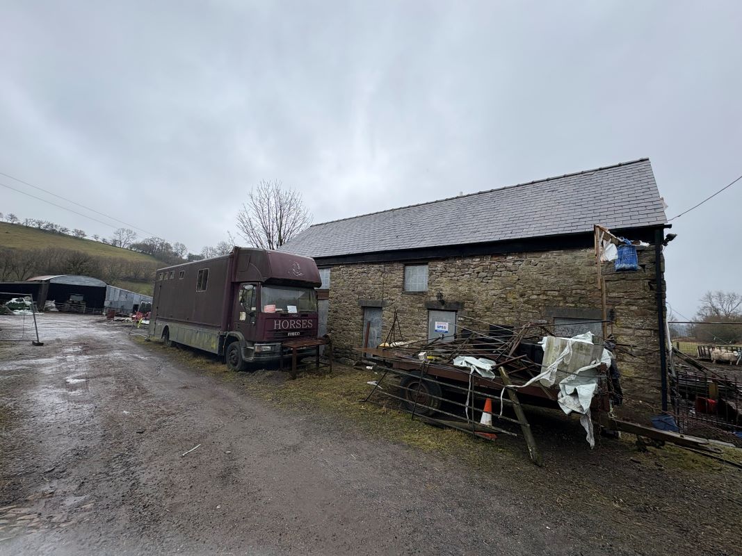 Property for Auction in Wales - Llwyn Cilsanws Farm, Pontsarn, Merthyr Tydfil, CF48 2LB