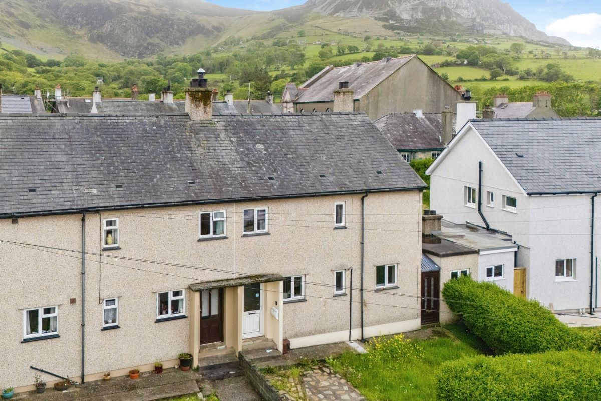 Property for Auction in Wales - 16 Bron Hendre Trefor, Caernarfon, Gwynedd, LL54 5HL