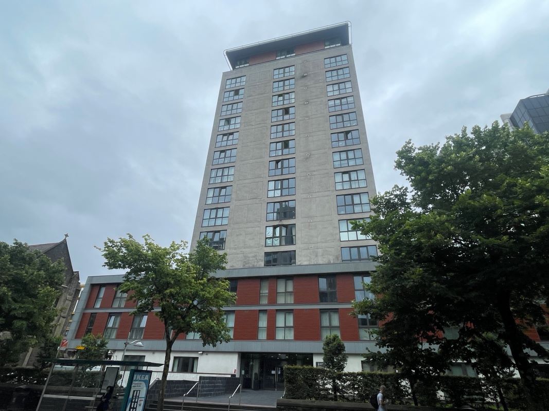 Property for Auction in Wales - 55 Admiral House, 38-42 Newport Road, Cardiff, CF24 0DH