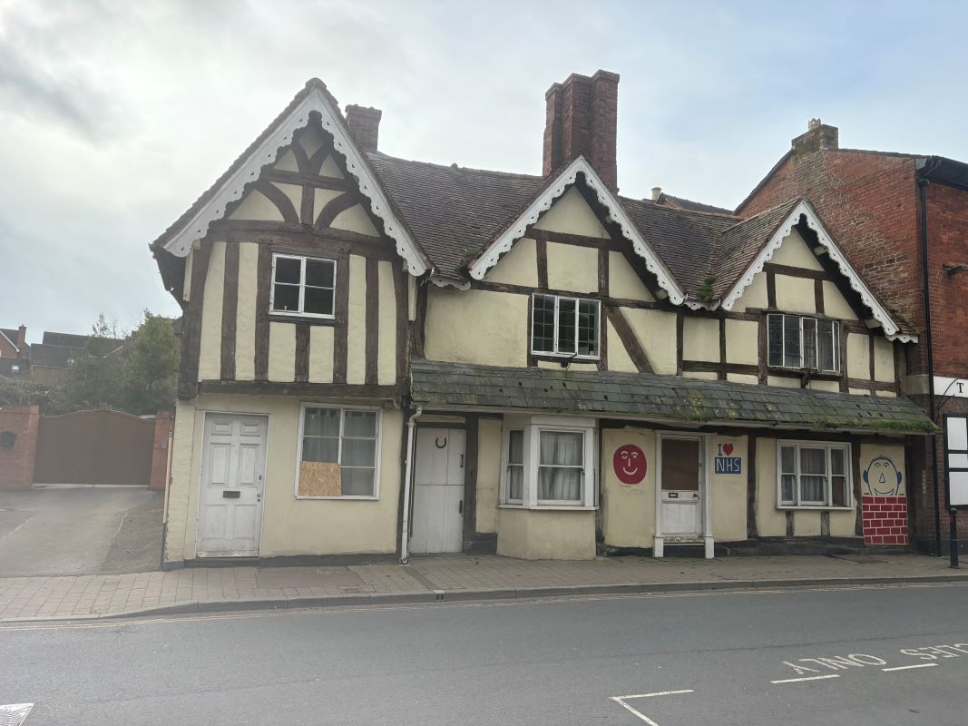Property for Auction in Wales - 25-27 Church Street, Newent, Gloucestershire, GL18 1PU