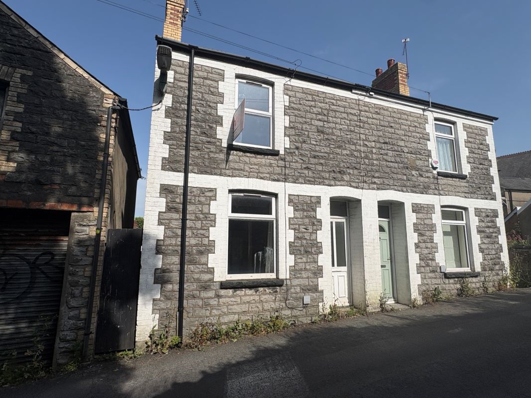 Property for Auction in Wales - 4 Robins Lane, Barry, Vale of Glamorgan, CF63 1QR