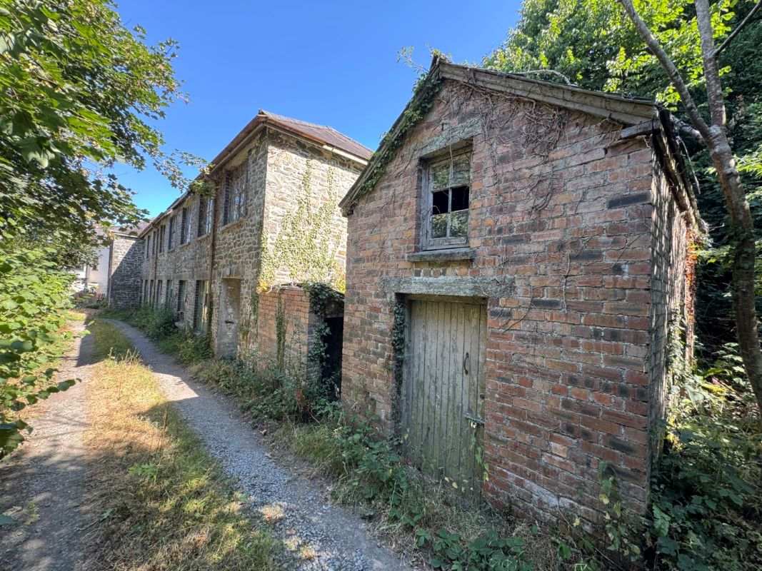 Property for Auction in Wales - Cwmgwili Mill Bronwydd Arms, Carmarthen, SA33 6HX
