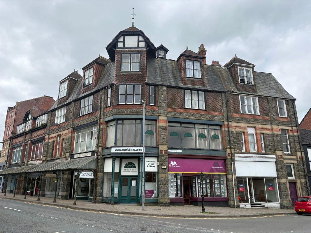 Property for Auction in Wales - Flat 4 Emporium House, Llandrindod Wells, Powys, LD1 5DL