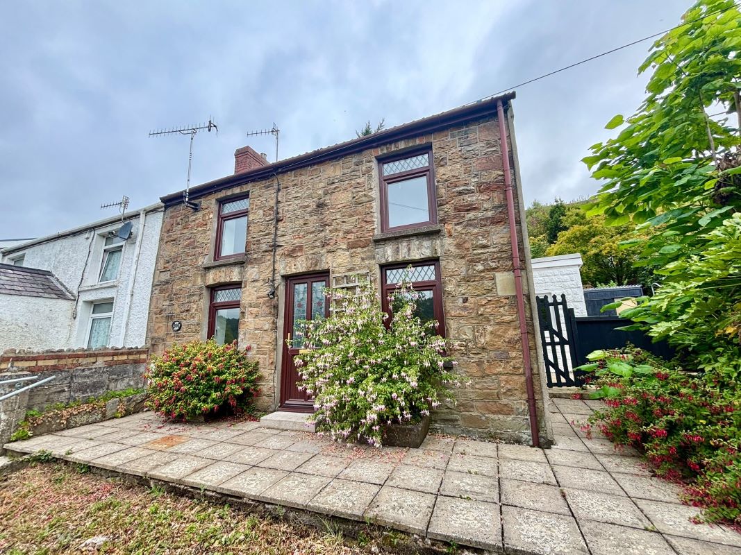 Property for Auction in Wales - 138 Graig Road Godrergraig, Swansea, SA9 2NY