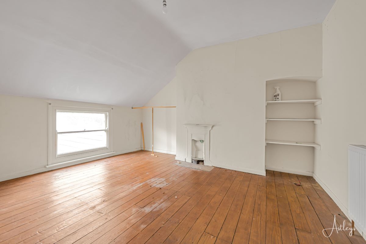 16 Oaklands Terrace, Mount Pleasant, Swansea, SA1 6JJ