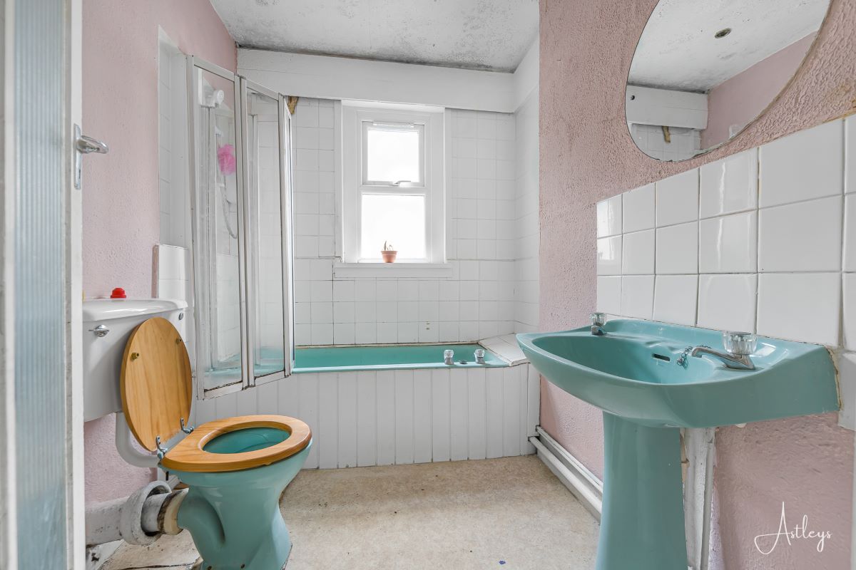 16 Oaklands Terrace, Mount Pleasant, Swansea, SA1 6JJ