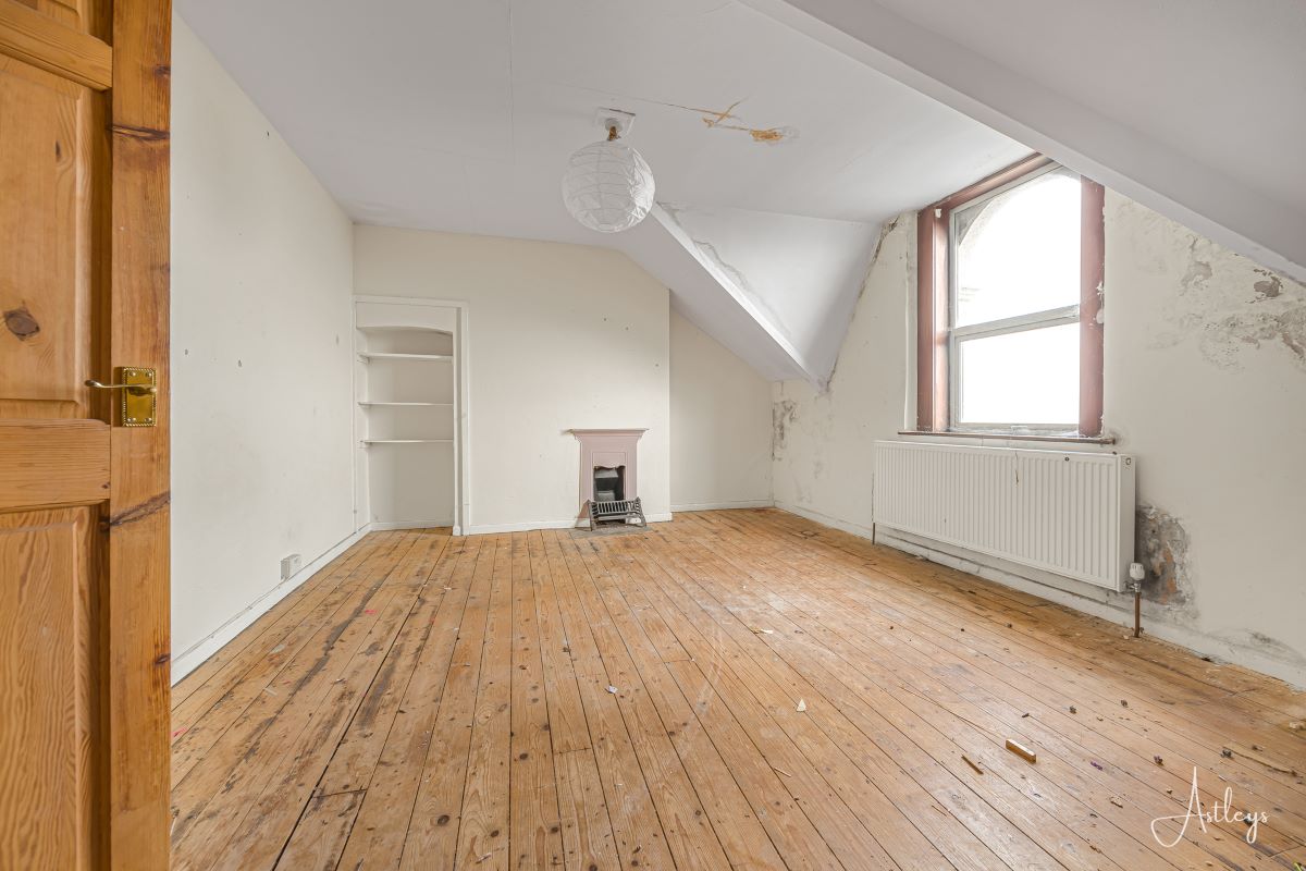 16 Oaklands Terrace, Mount Pleasant, Swansea, SA1 6JJ